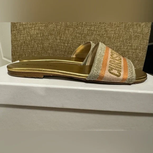 ❤️Authentic Christian Dior 52K Platinum DWAY Embroidered Slide Sandals 37.5 ❤️ - Picture 3 of 11